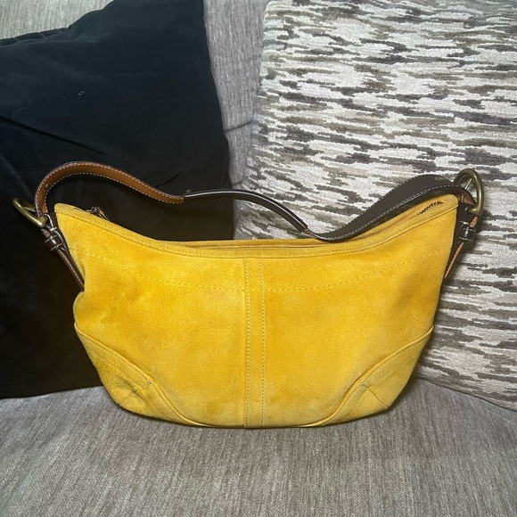 Coach Handbags - Coach Vintage Soho Hobo Shoulder Bag